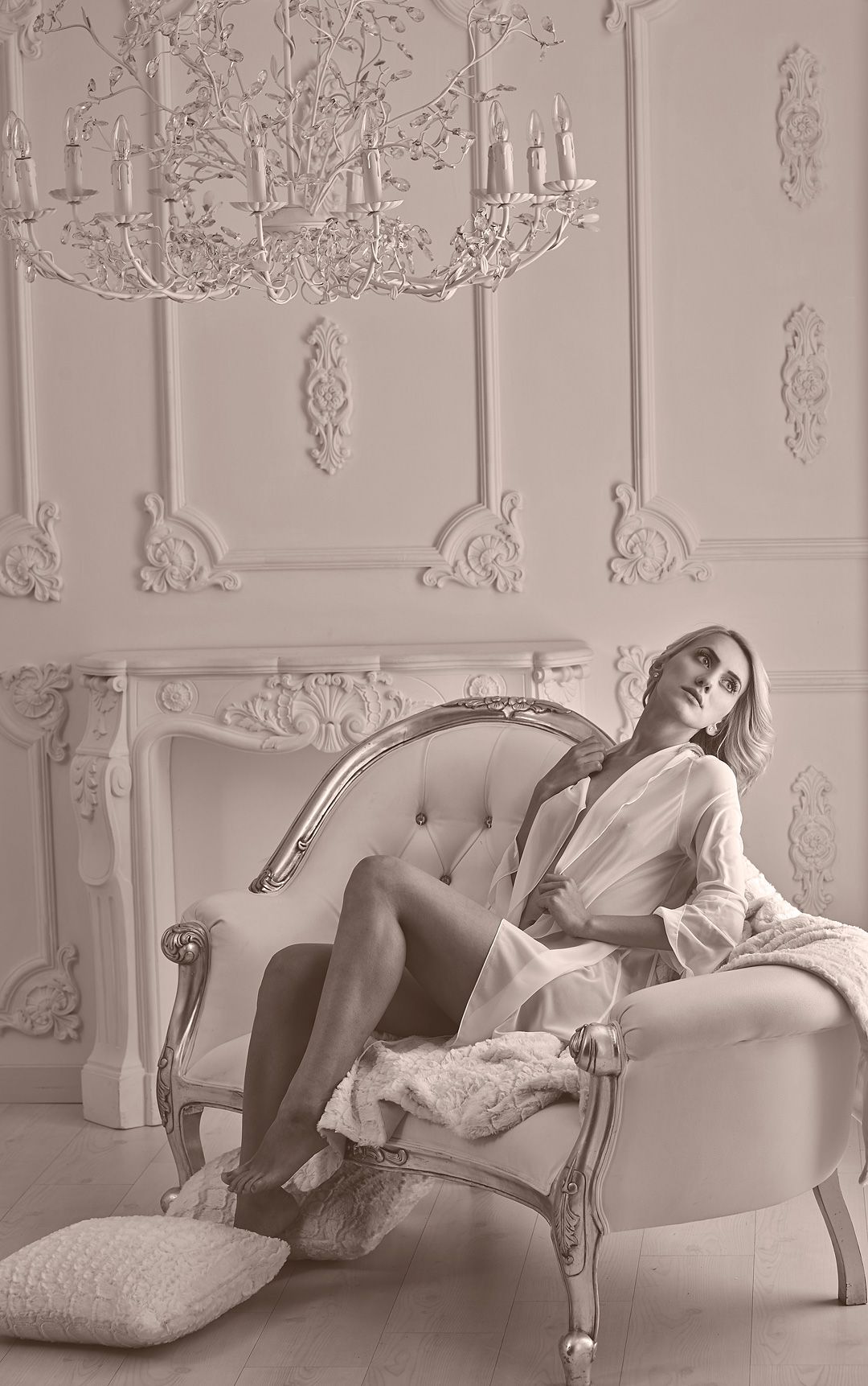 fotos boudoir romáticas elegantes y delicadas dulces en estudio de madrid Loredana 40 jpg